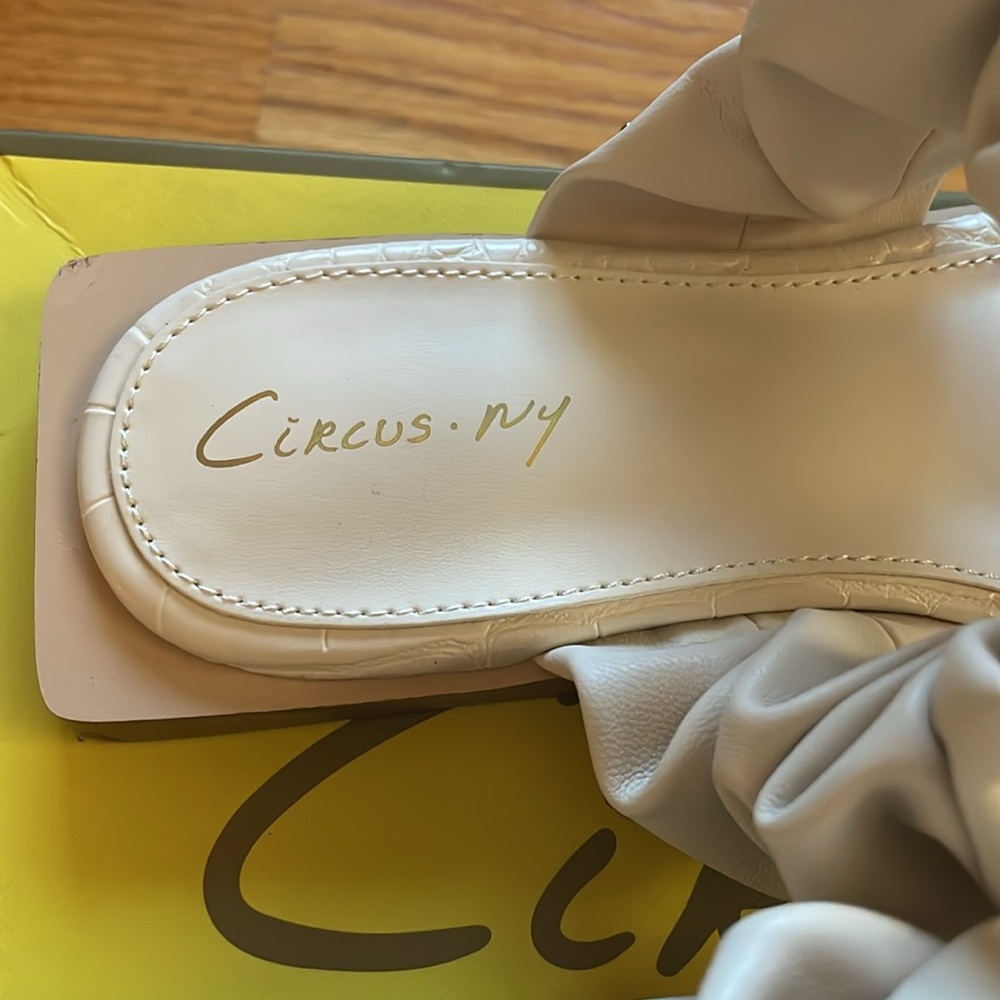 Sandals - Picture 4 of 11